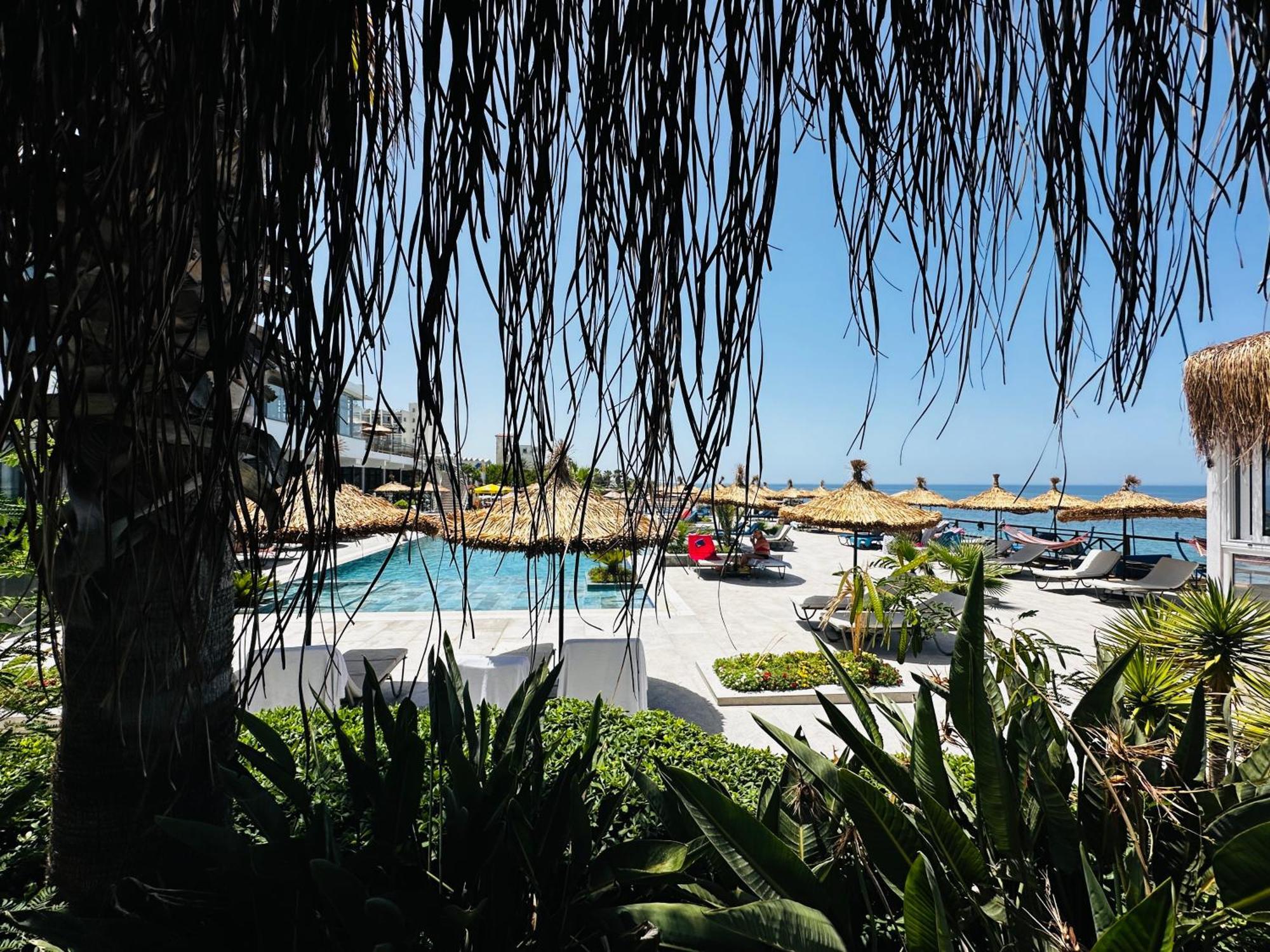 Manolya Hotel Lapithos  Exterior photo