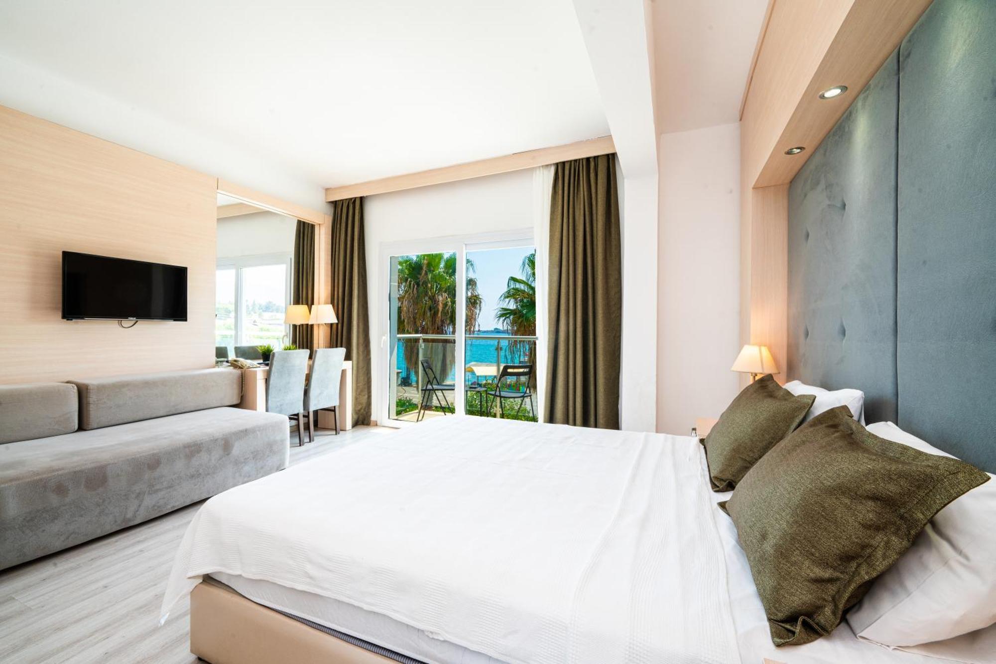 Manolya Hotel Lapithos  Exterior photo